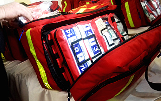 Strażacy ochotnicy z powiatu ełckiego otrzymali sprzęt do udzielania pierwszej pomocy